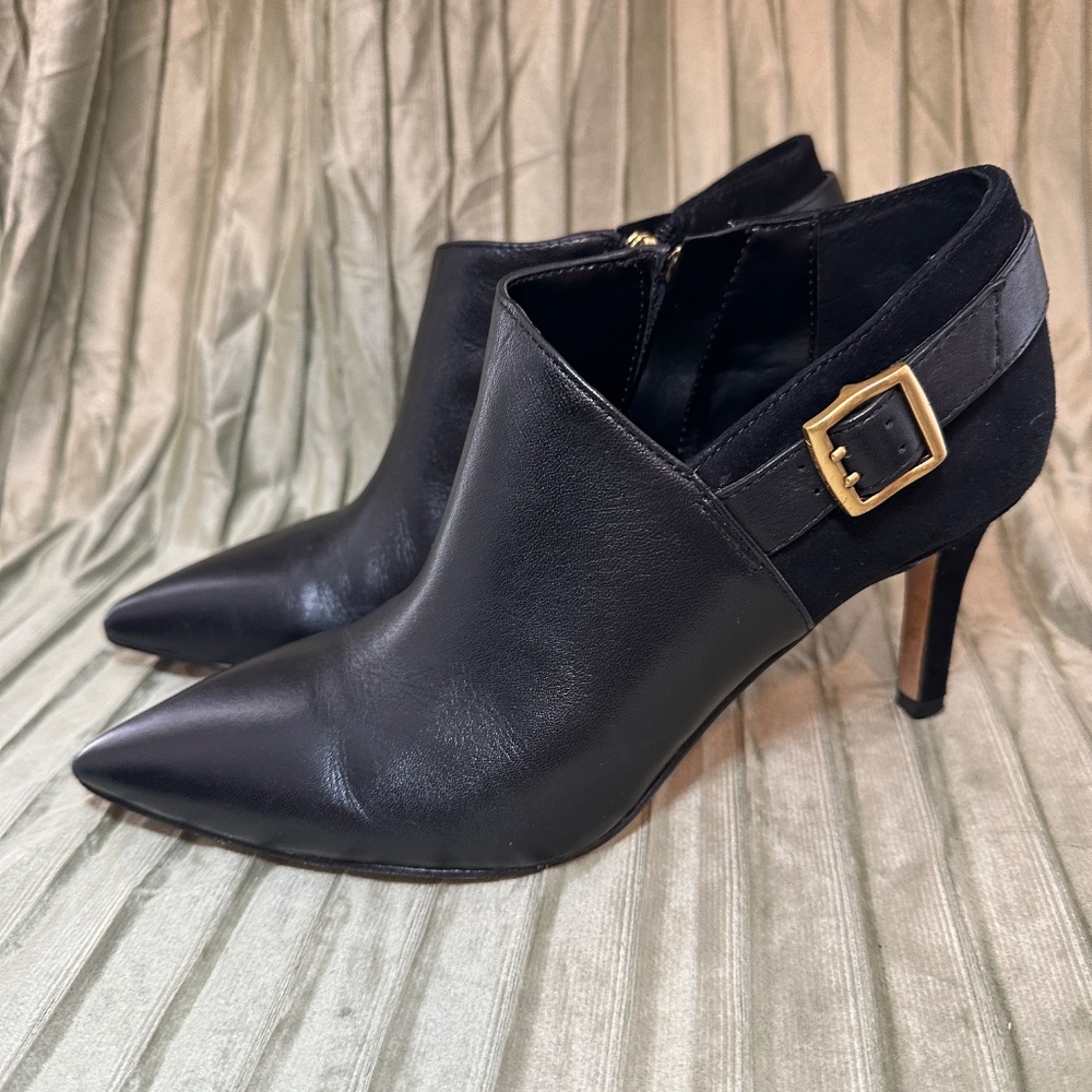 Vince Camuto Heeled Bootie, Black Leather, Size 7